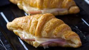 Croissant de Jamón con Queso