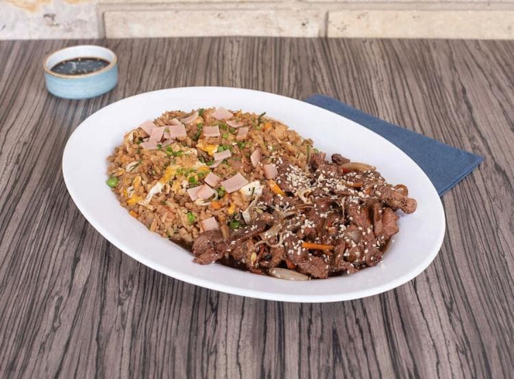 Arroz Tepanyaki con Carne de Res Teriyaki