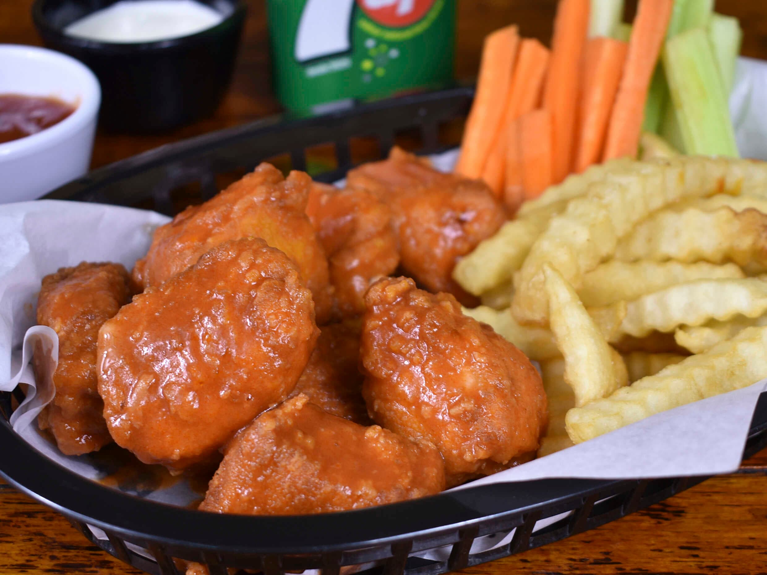 Combo 8 Boneless+Papas Fritas+1 Pepsi Cola