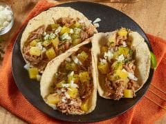 Tacos de cerdo y piña