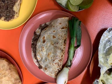 Combo: 2 TACOS DE HARINA ADOBADA+BEBIDA