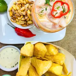 Leche de Tigre + Yuquitas Fritas