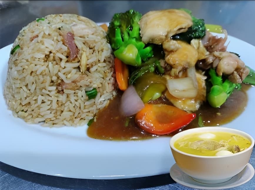 Pollo con Verduras y Caldito de Gallina