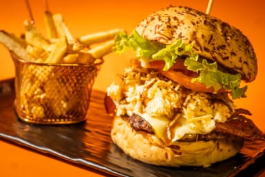 Burger Clásica + Papas