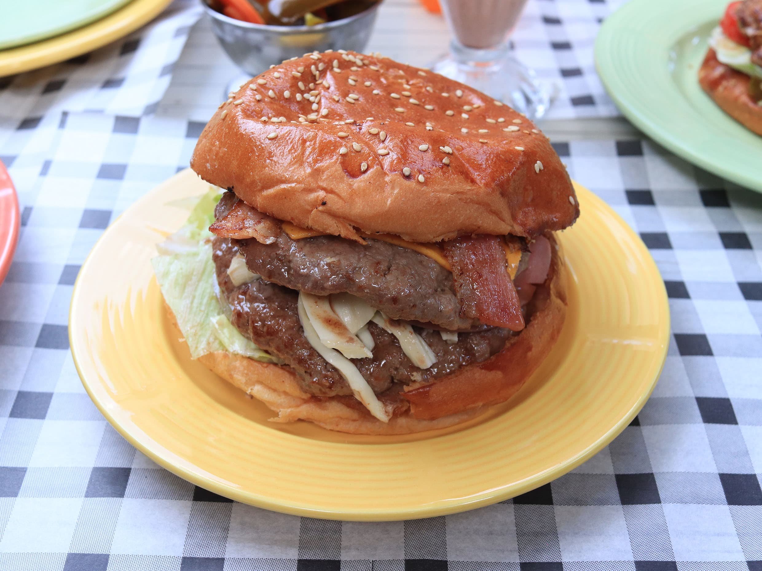 Doble Carne con Doble Queso Americano & Tocino