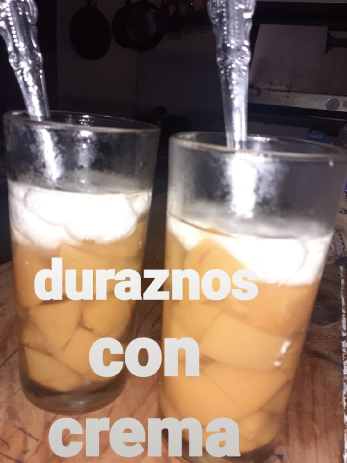 Duraznos con crema