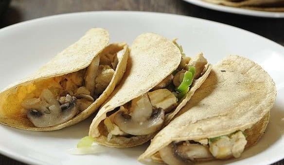 Orden de 3 Tacos placeros bistec c/champiñones
