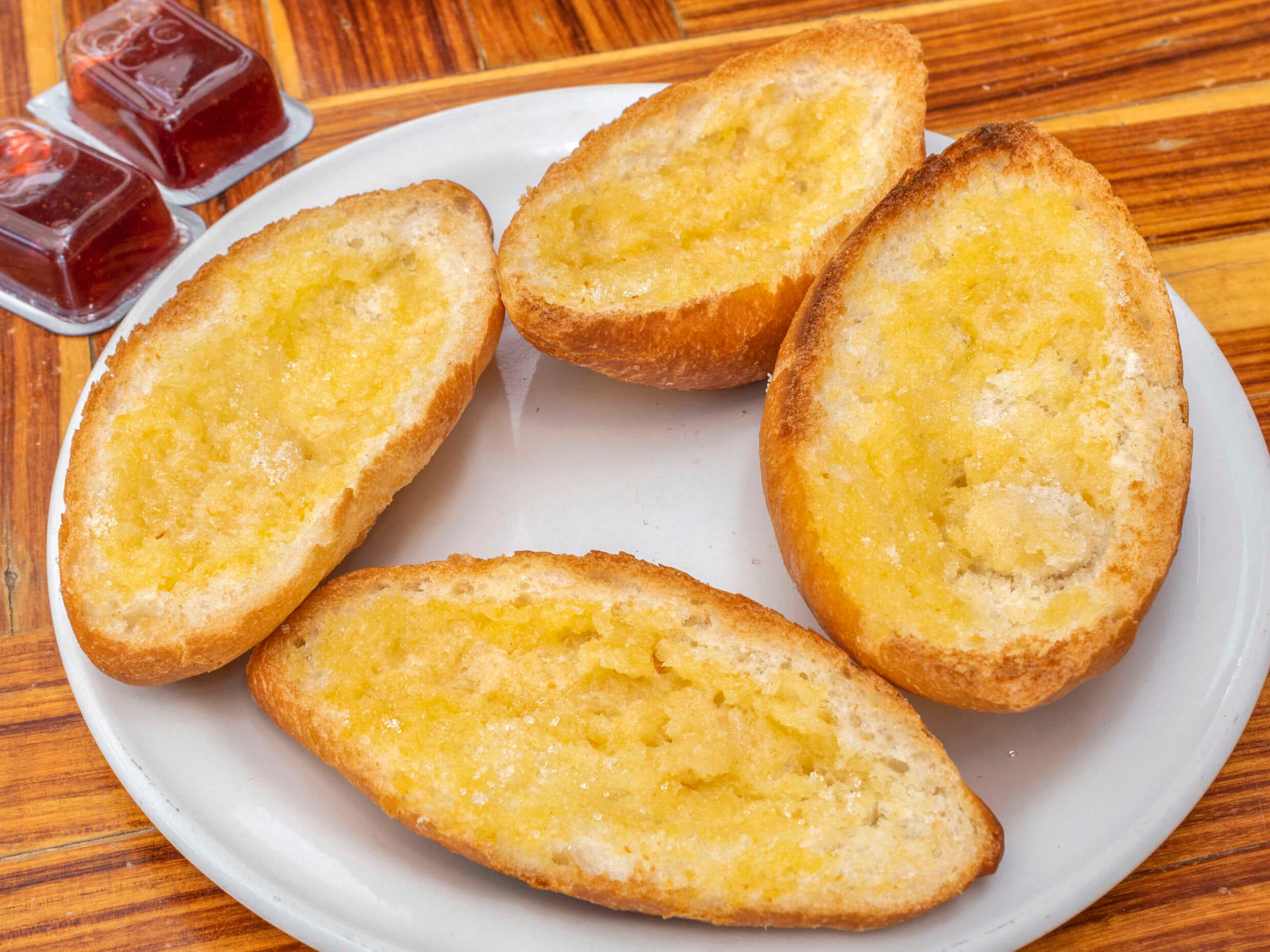 Pan con Mantequilla