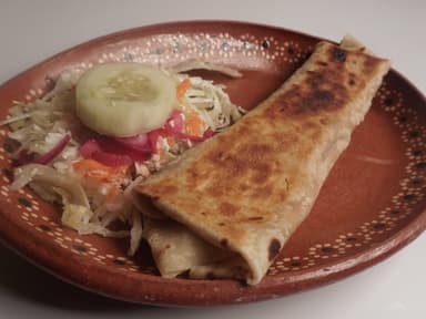 BURRITO FRIJOL CON QUESO  GRATINADO