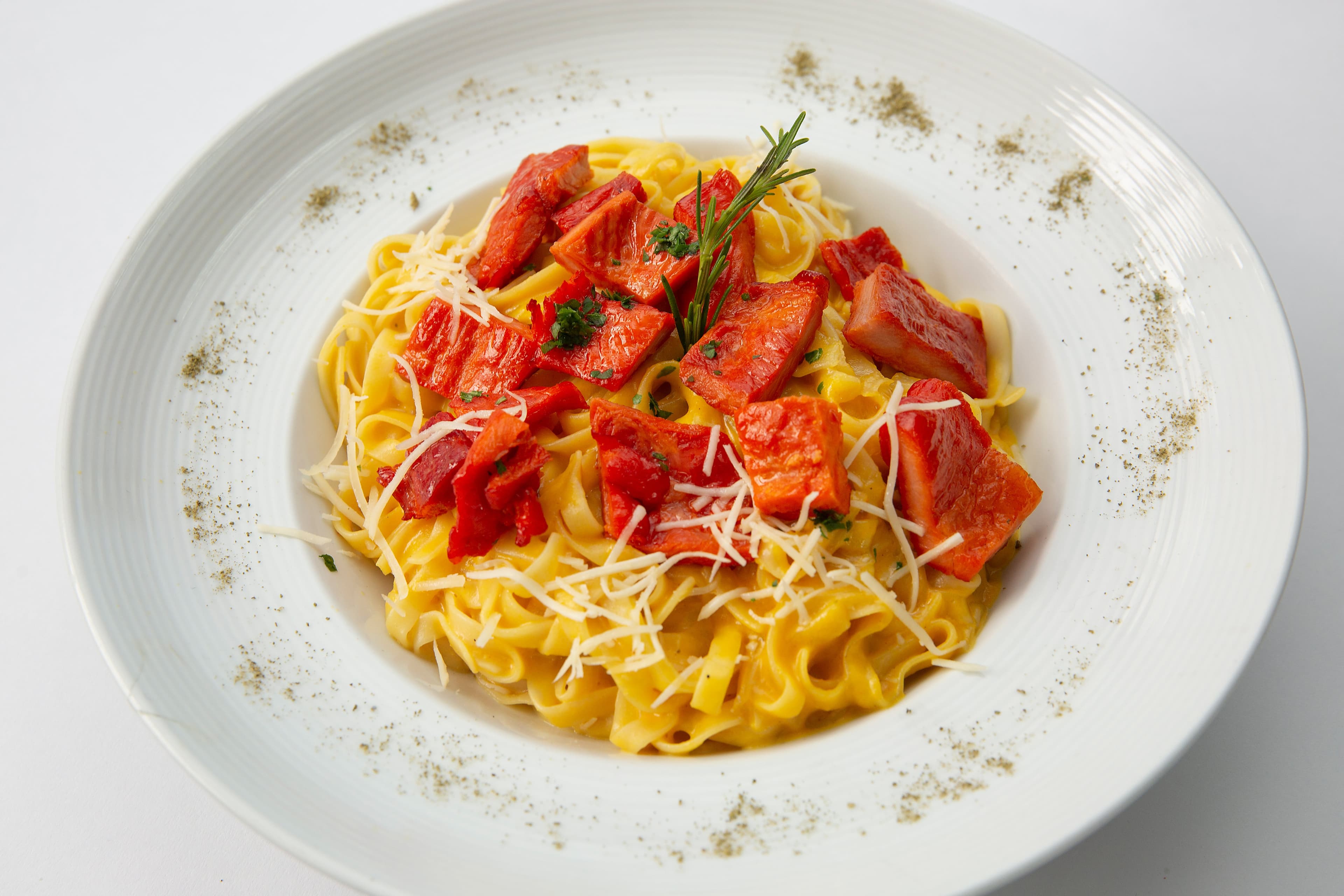 Fetuccini a la Huancaína con Cecina