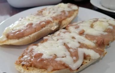 Lonche de Frijoles con Queso