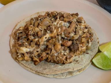 TACO ORIENTAL CON QUESO