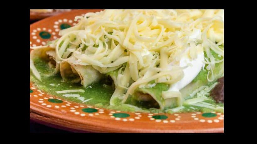 Tacos Dorados de Pollo