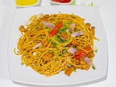Tallarín Saltado de Pollo