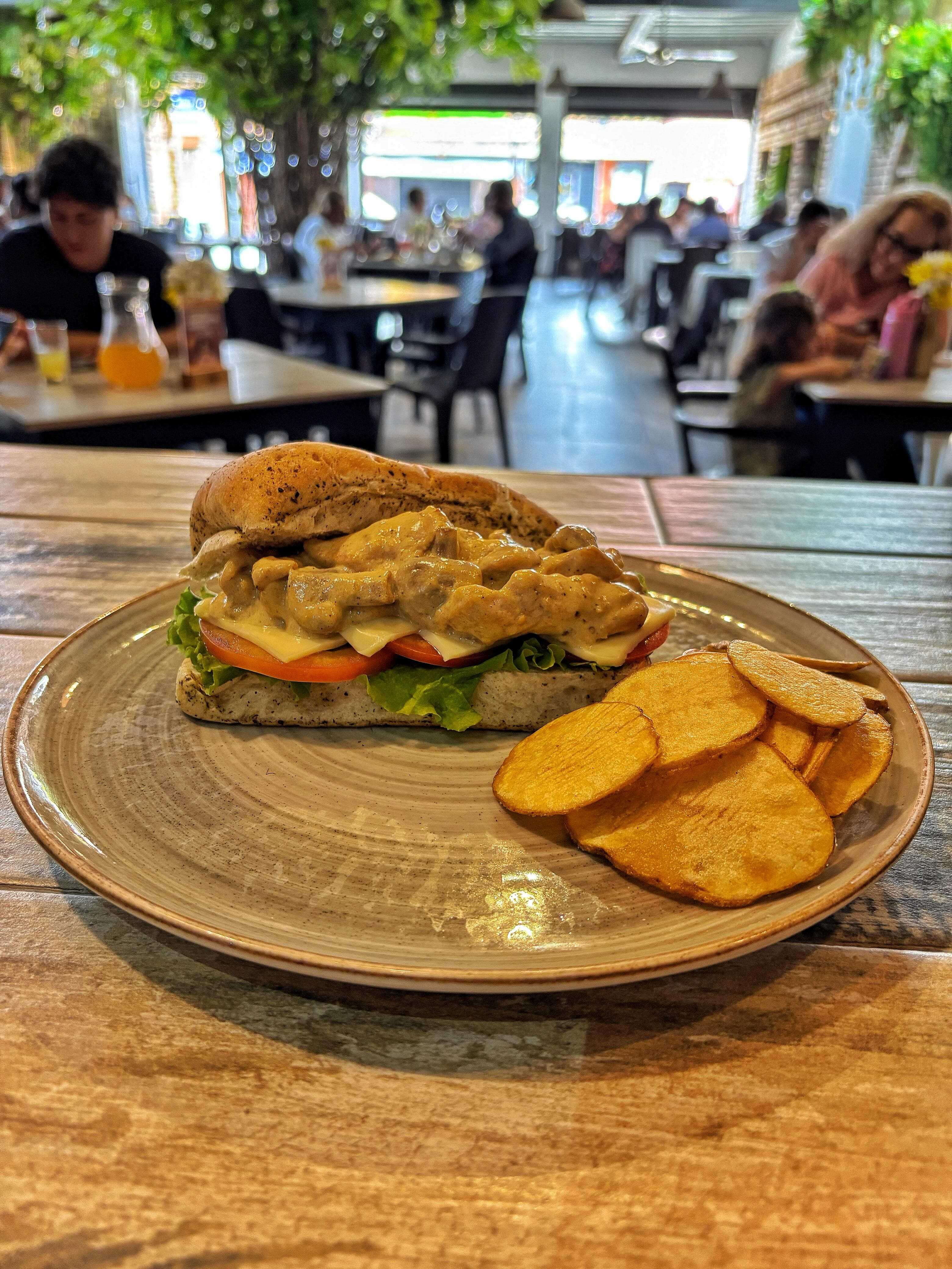 Sándwich de Pollo Stroganoff