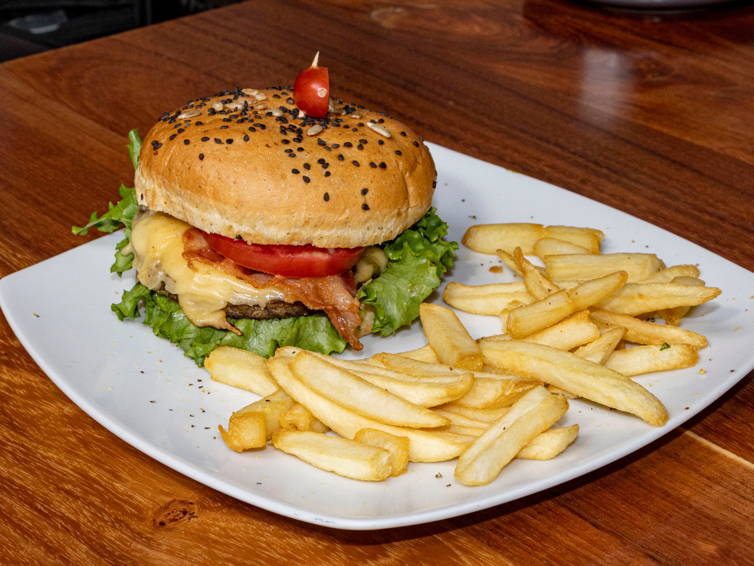 Hamburguesa con queso y tocino