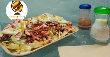 Salchipapa Especial + Gaseosa