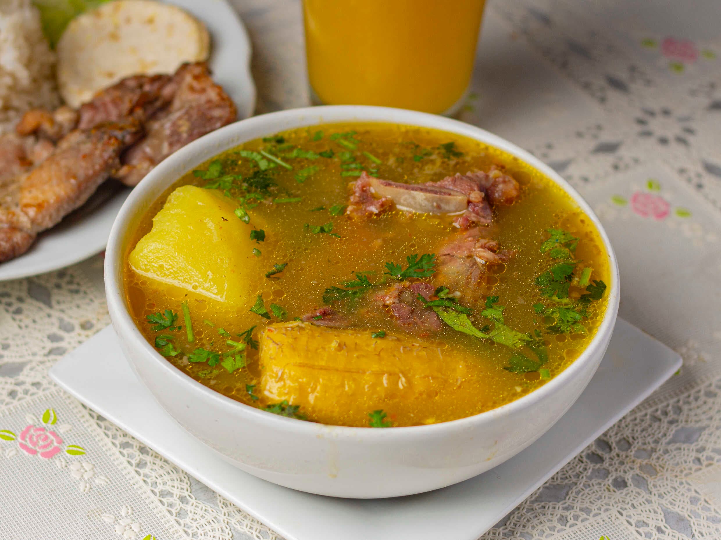 Caldo de Costilla de Res