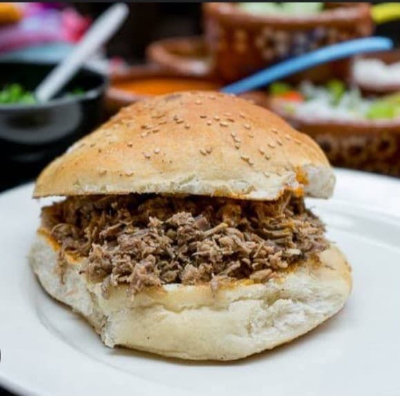 Cemita de Birria