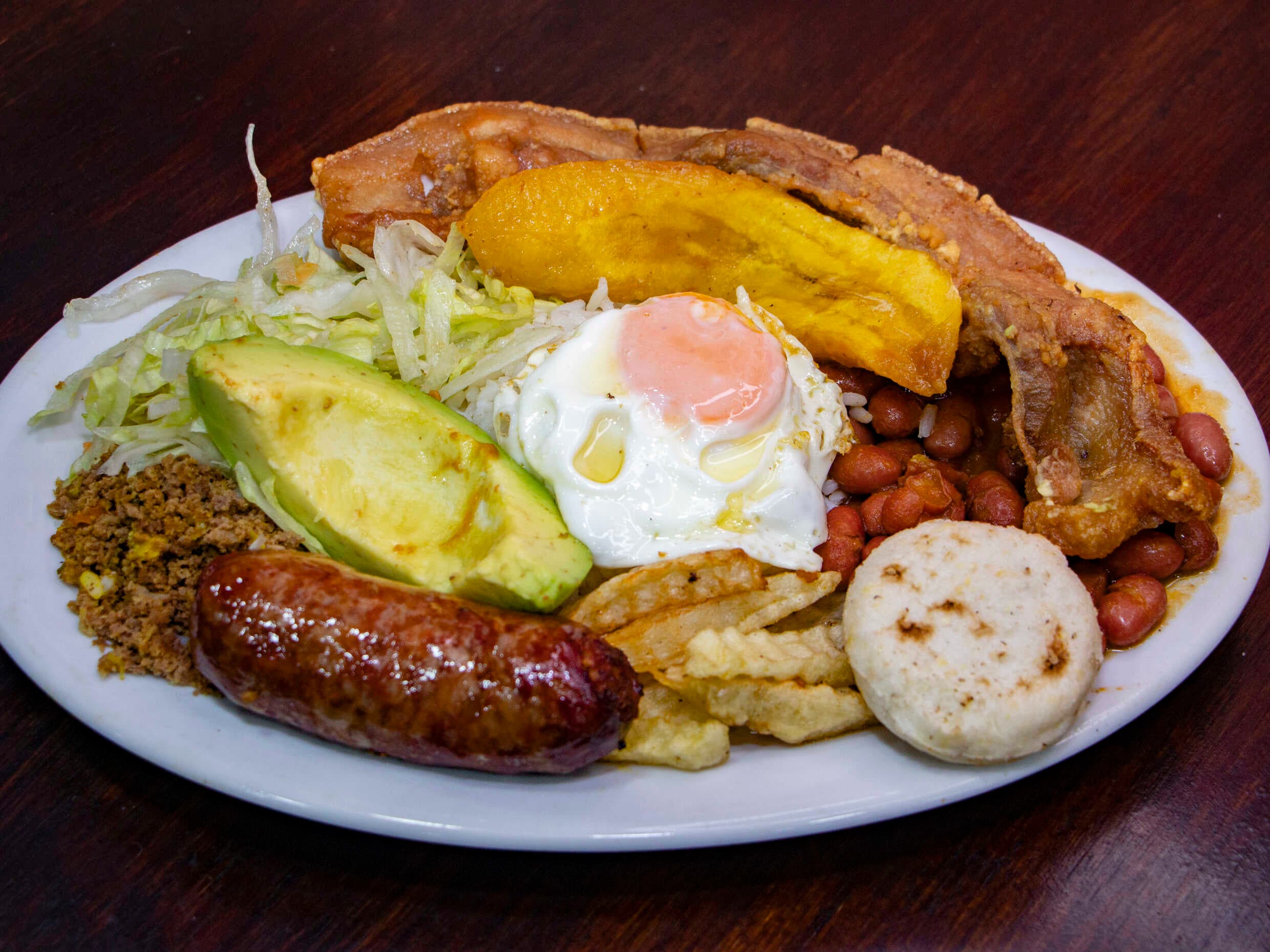 Bandeja Paisa + Coca-Cola 250 Ml