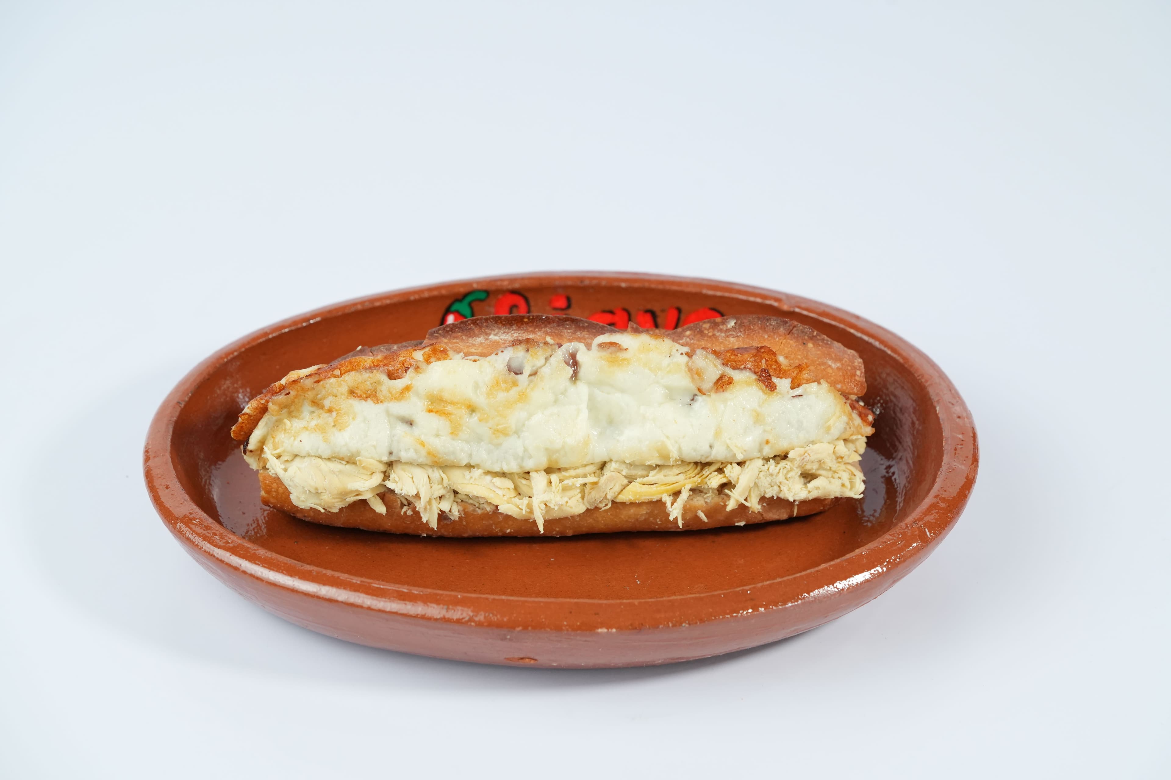 Torta de Pollo con Queso Oaxaca