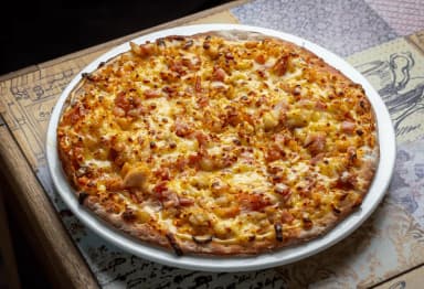 Pizza Pollo Tocineta y Miel Mostaza