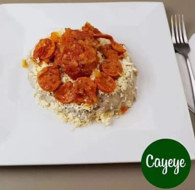 Cayeye Mediano con Hogao Chorizo