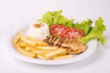 Pollo a la Plancha con Papas Fritas