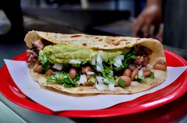 Perron de Harina + 1 Taco Sencillo de Maíz+ 1 Soda
