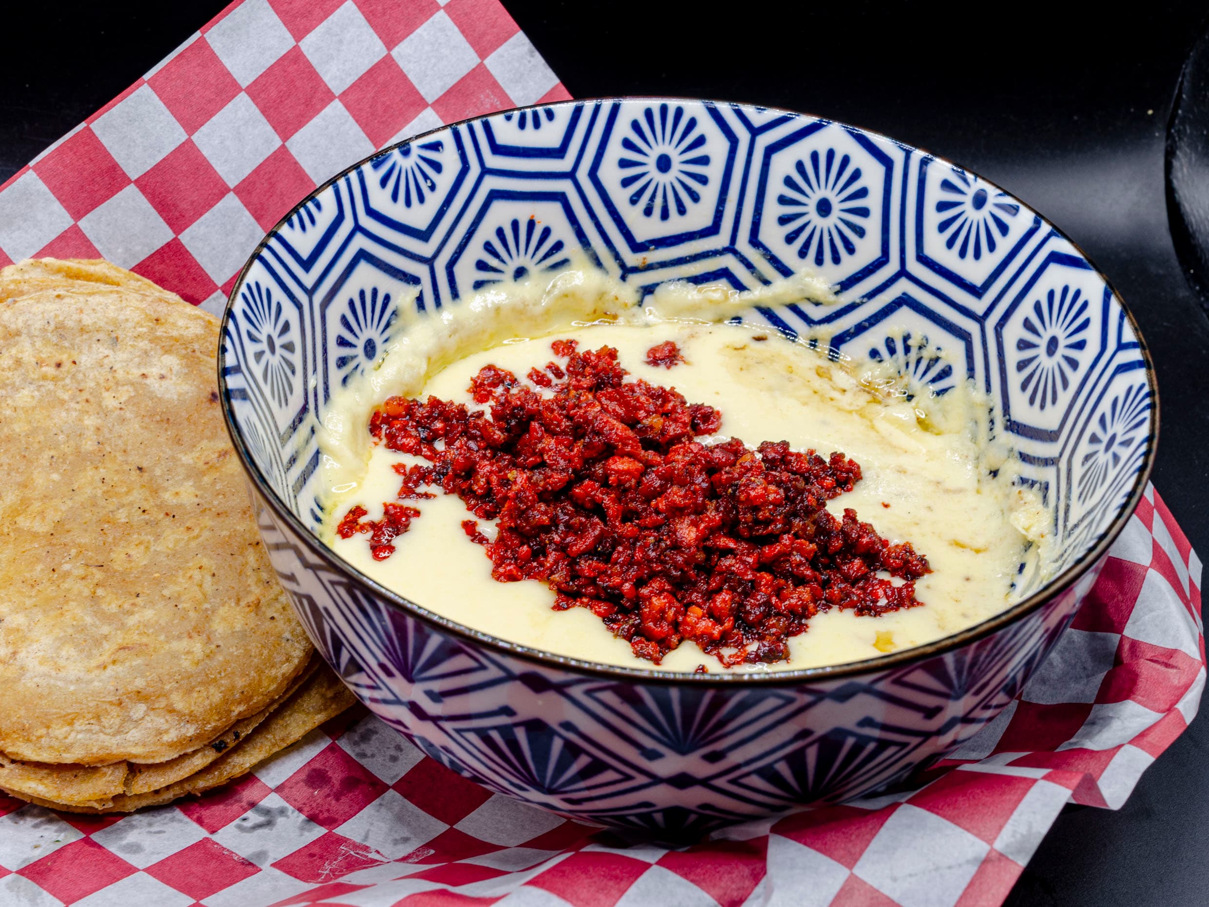Queso Fundido con Chorizo
