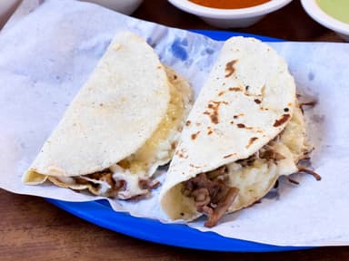 2 Quesadilla Asada + 1 Volcán Asada
