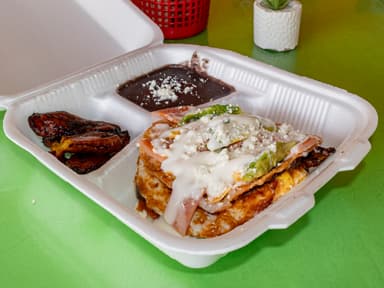 Huevos motuleños
