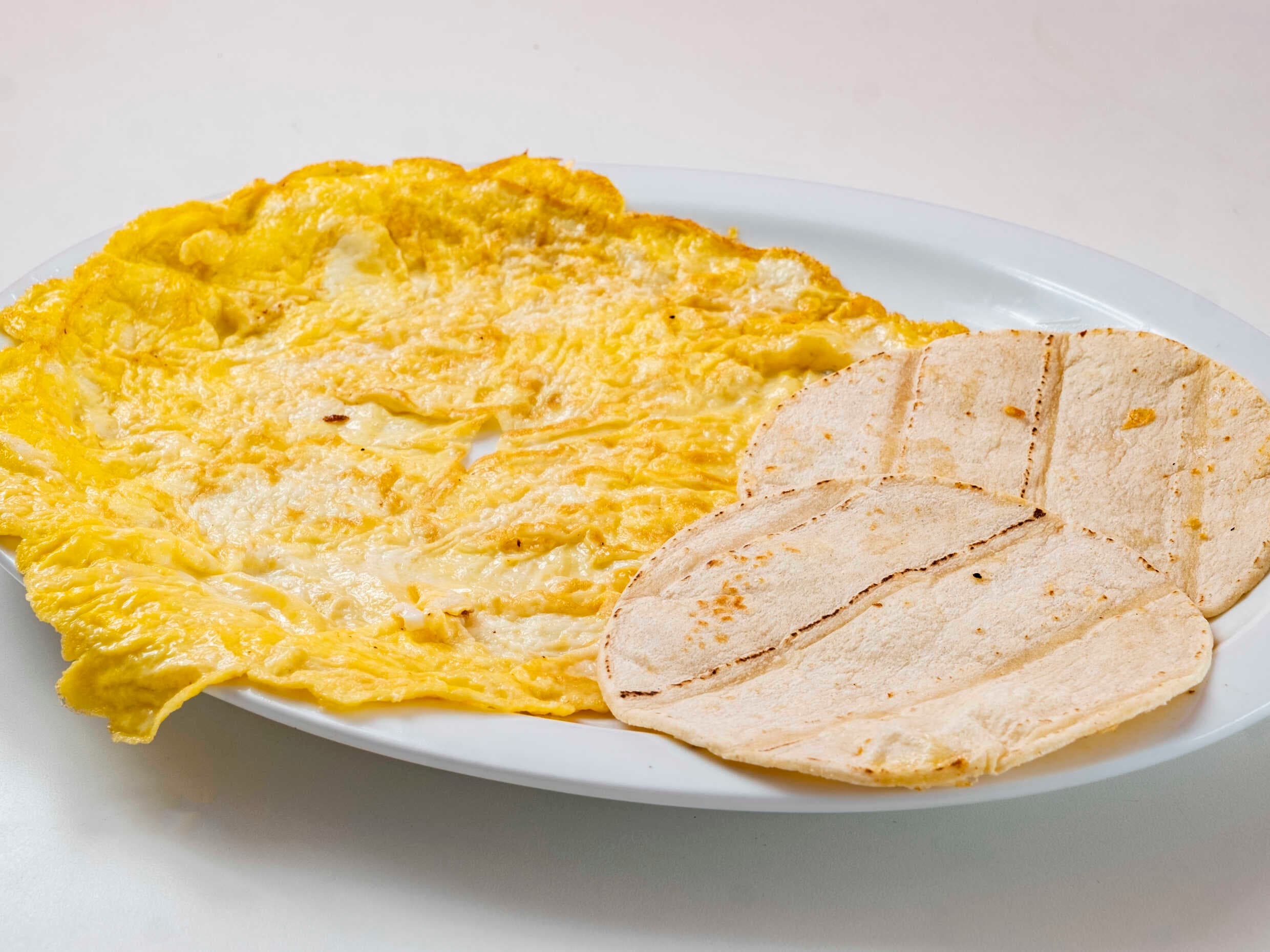 Torta de Huevo con Tortillas