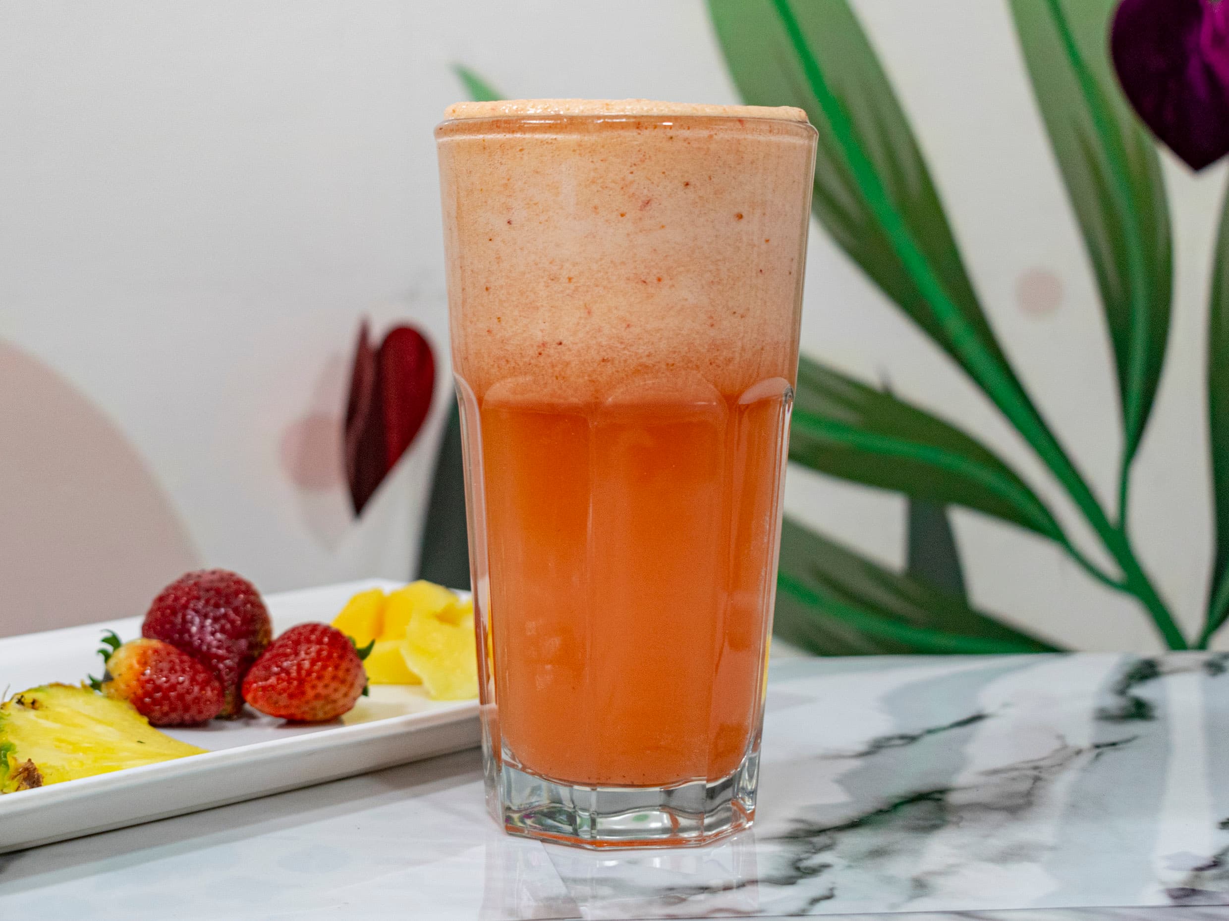 Jugo Natural Combinado Mango Fresa Piña