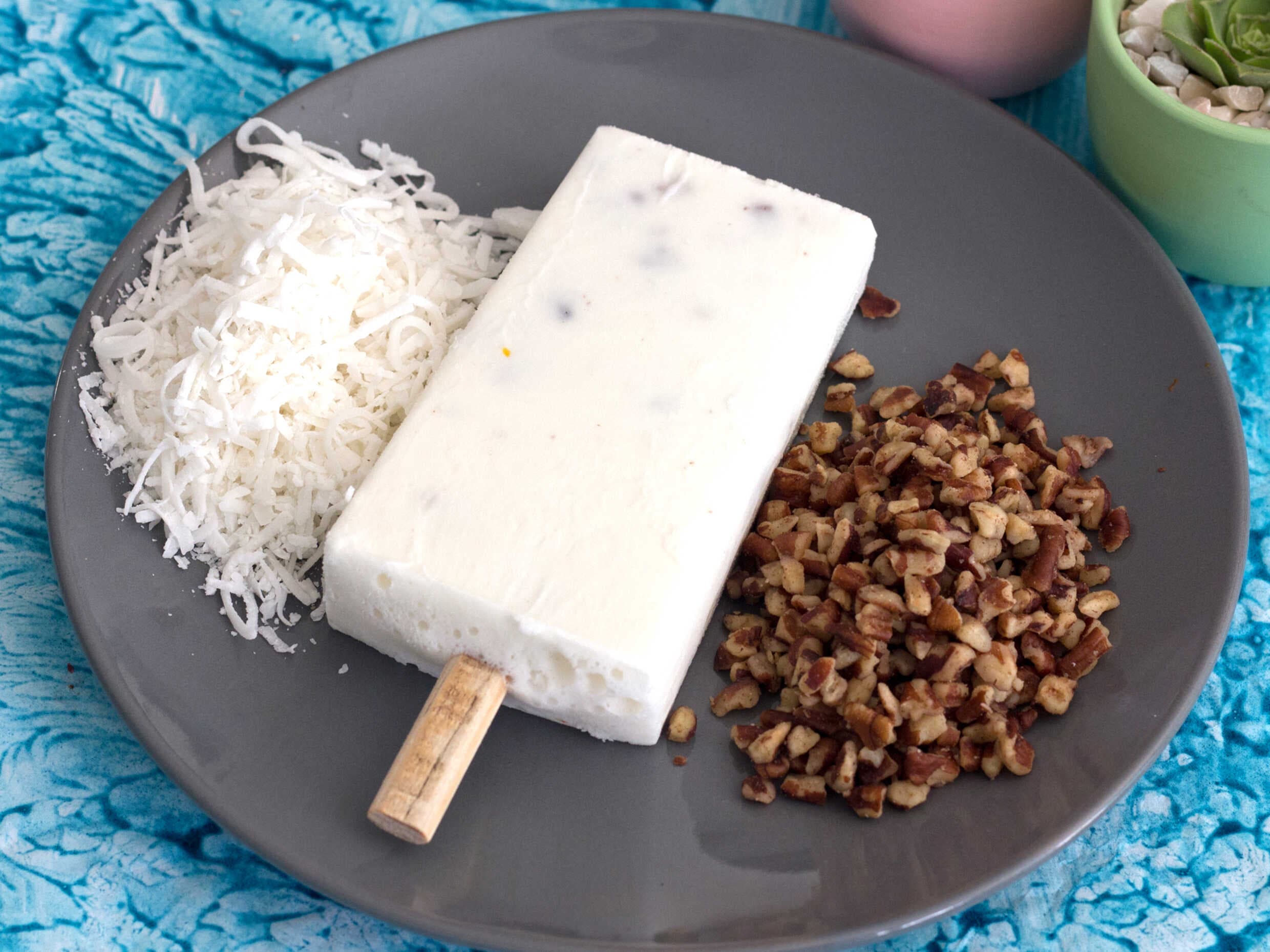 Paleta de Coco con Nuez