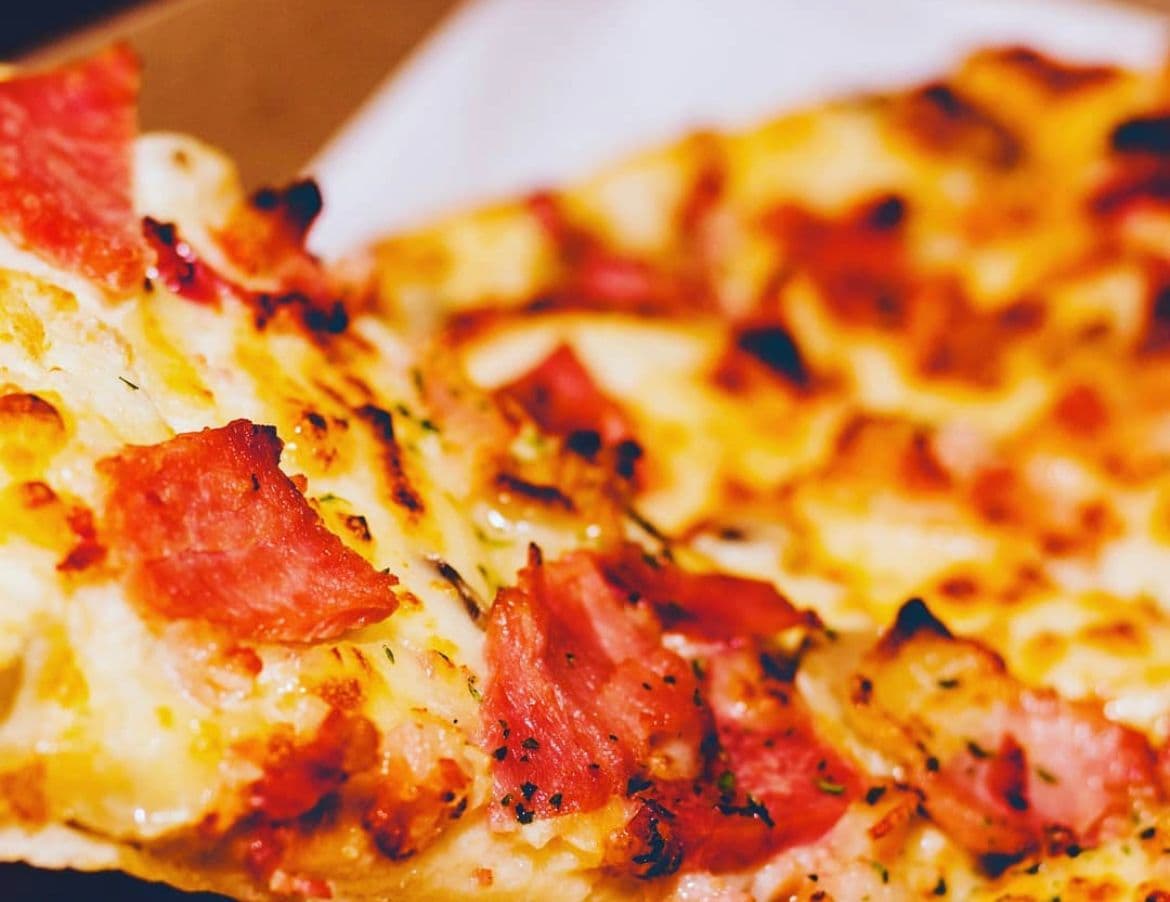 Pizza Jamón & Queso x 12 Porciones