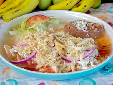 Chilaquiles con Arrachera