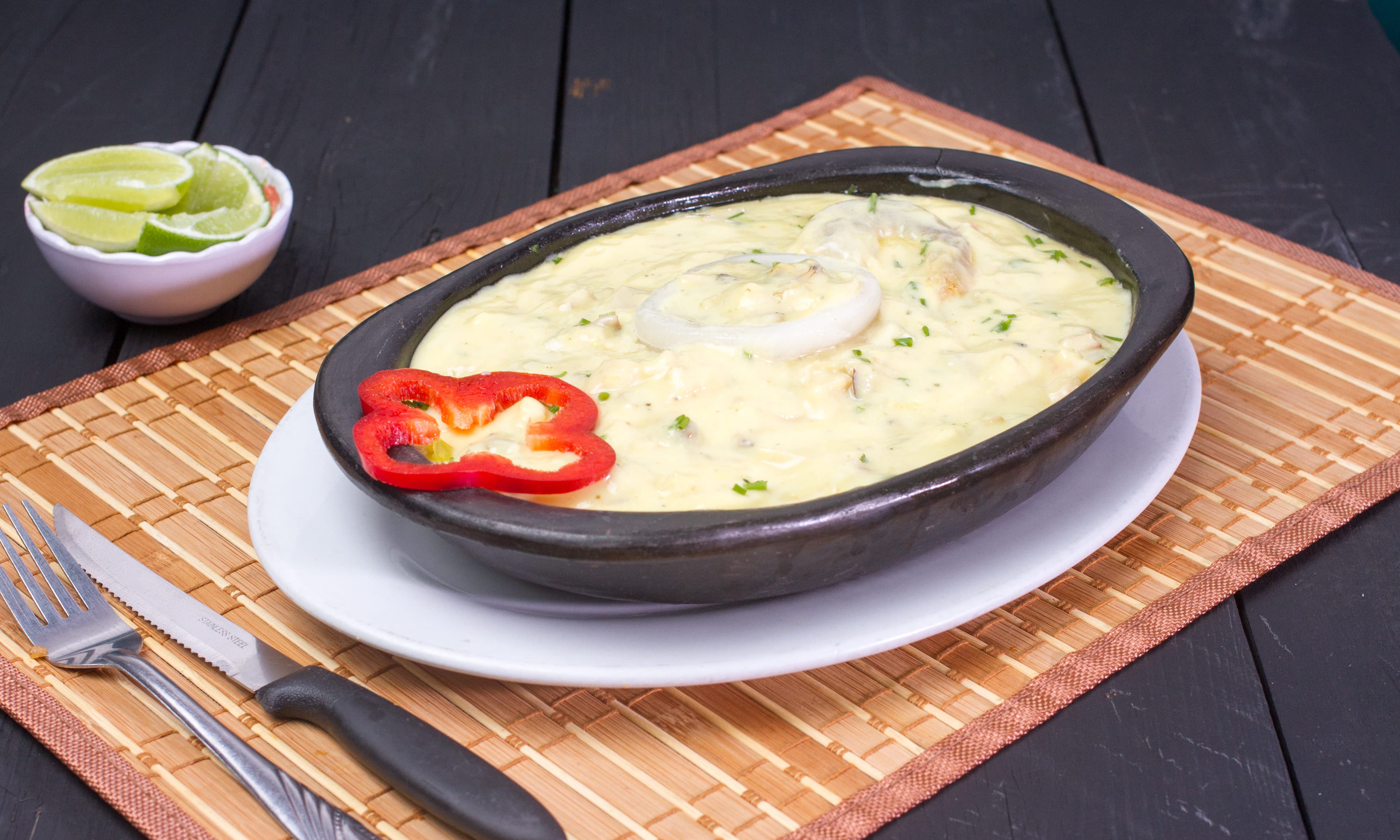 Filete de pescado en salsa marinera o de camarones