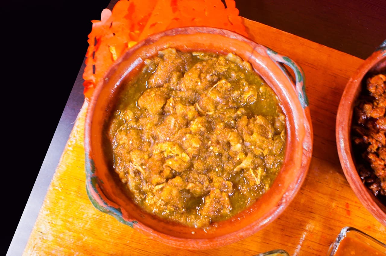 Taco de chicharrón en salsa verde