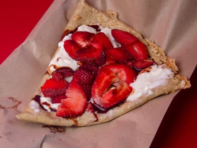 Crepa combinada con fruta y Malteada de 1/2 Litro