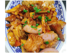 Arroz Chaufa y Lomo Saltado de Carne