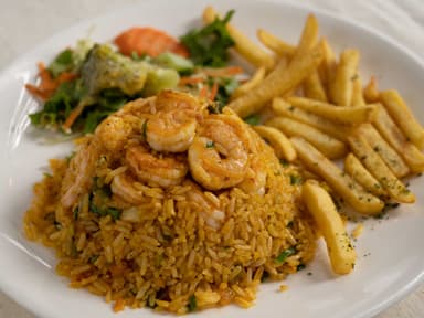 Camarones con Arroz Plato