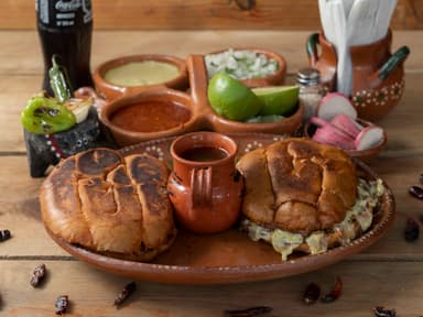 Torta de Birria con Queso