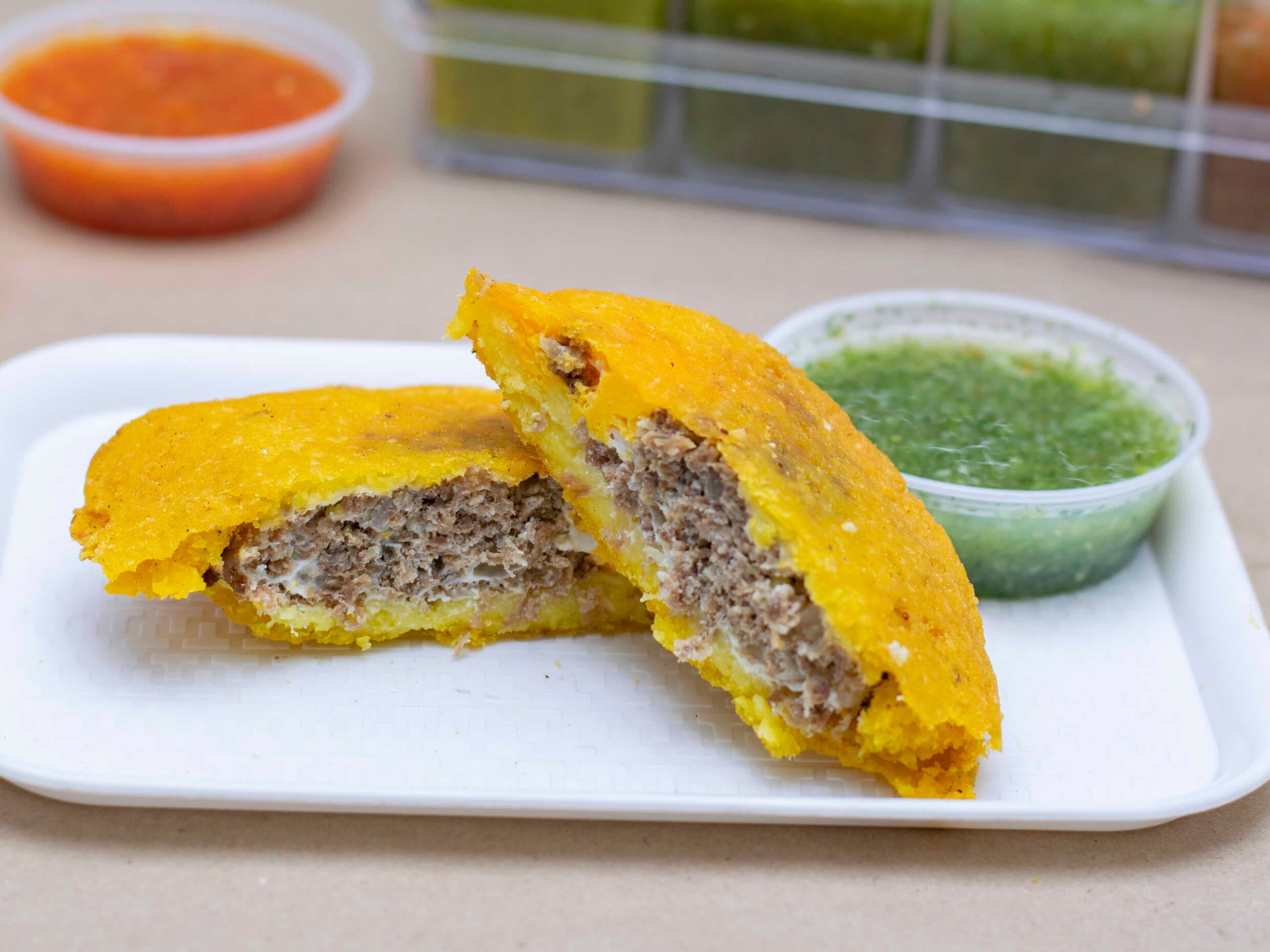 Paga 2 y Lleva 3 Arepa e Huevo Carne