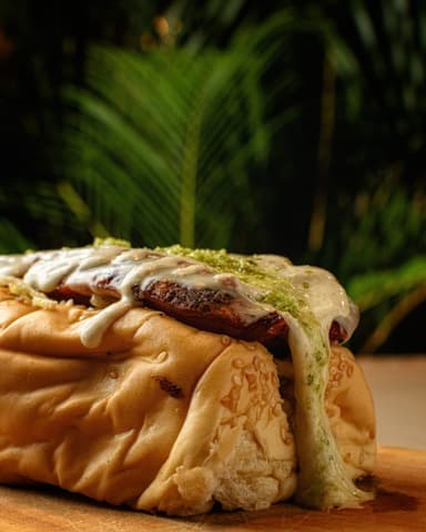 Hot Dog Suizo hawaiano (Gino)