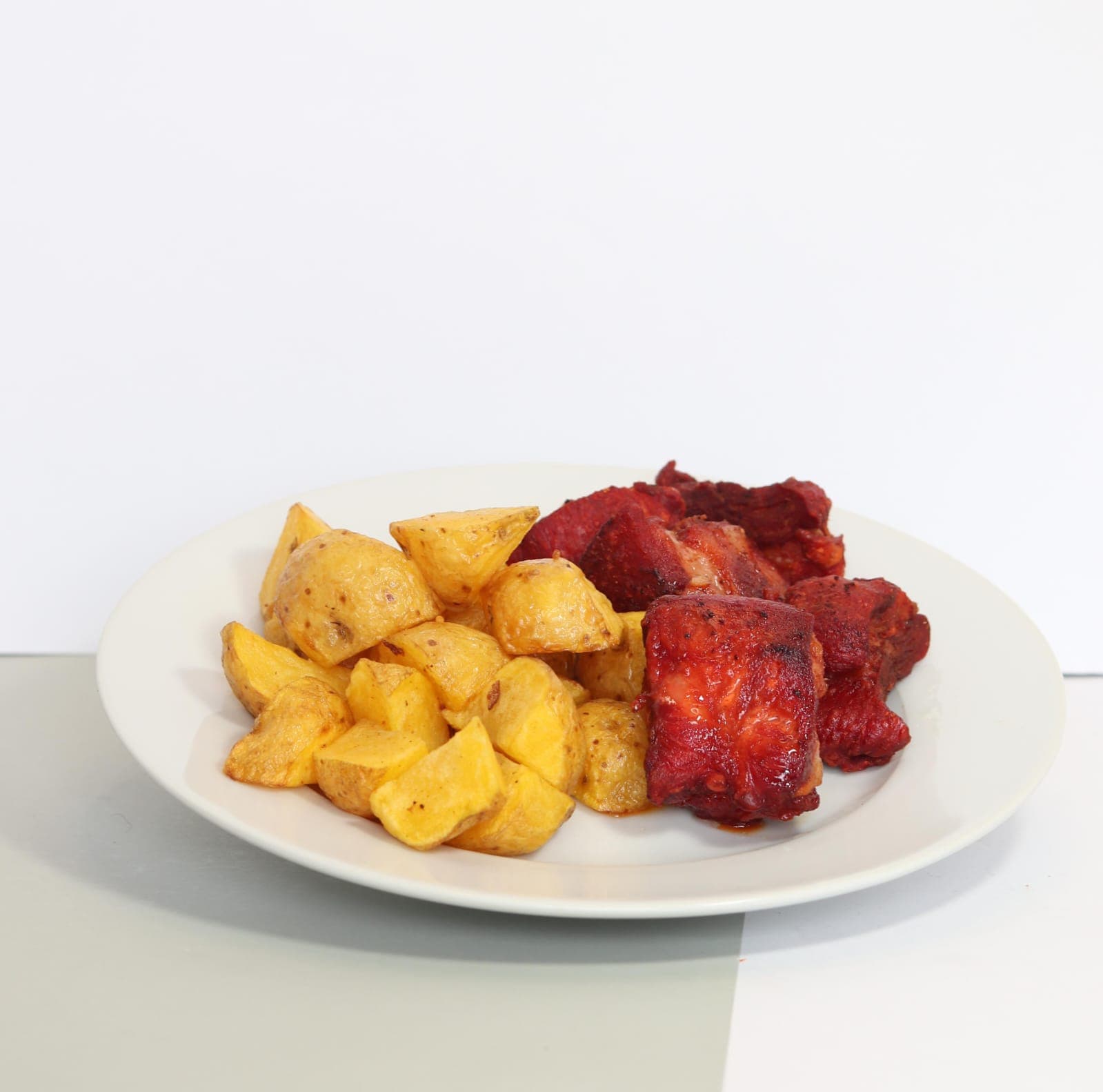 Costilla Ahumada con Papas