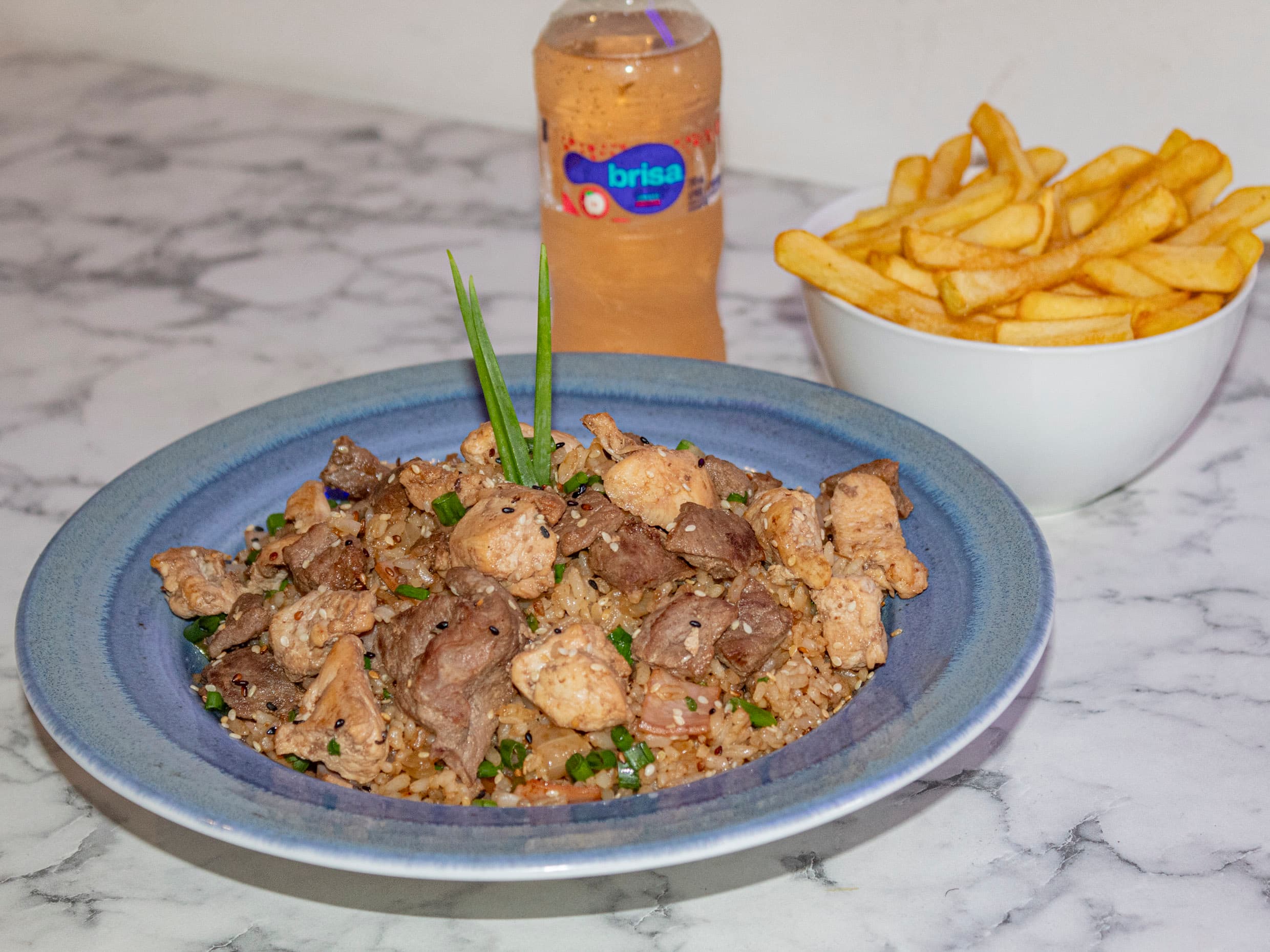COMBO ARROZ MIXTO + PAPAS A LA FRANCESA Y BEBIDA