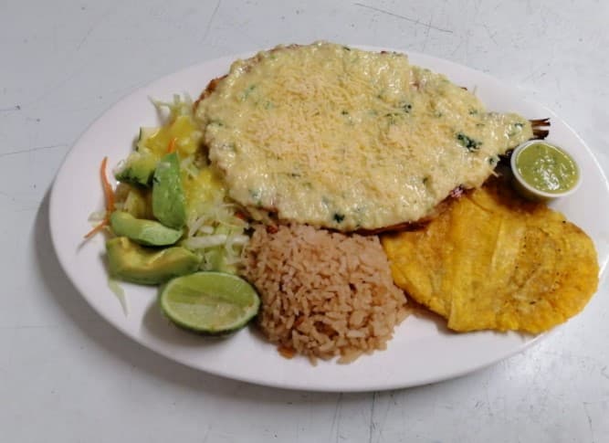 Trucha en Salsa de Camarones