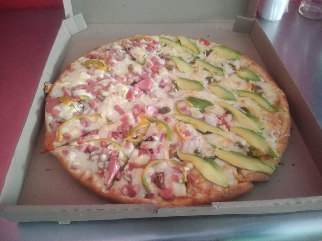 Pizza familiar 12 rebanadas Boloñesa