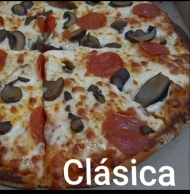 Pizza Clásica Mediana Orilla de Queso